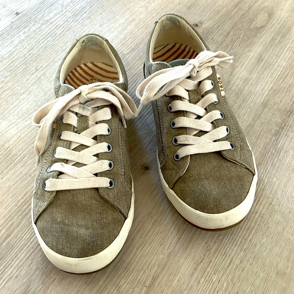 Women’s Taos Footwear Canvas Brown/Cream Sneakers size 8.5